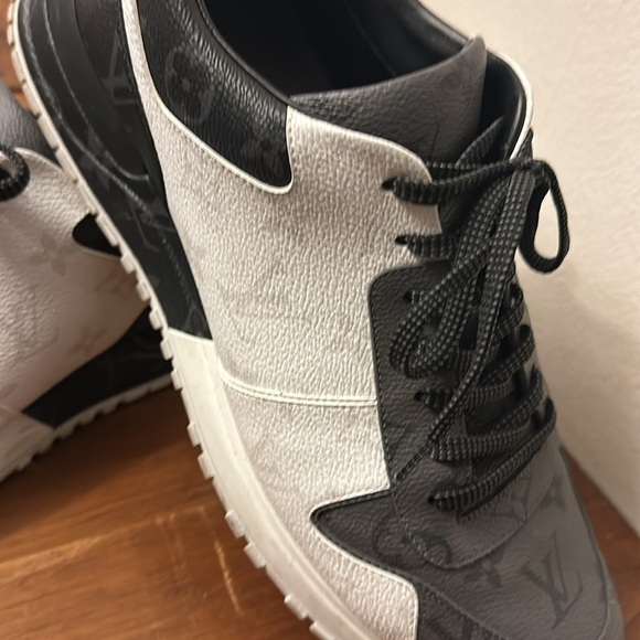 Louis Vuitton men’s sneakers - Picture 2 of 5